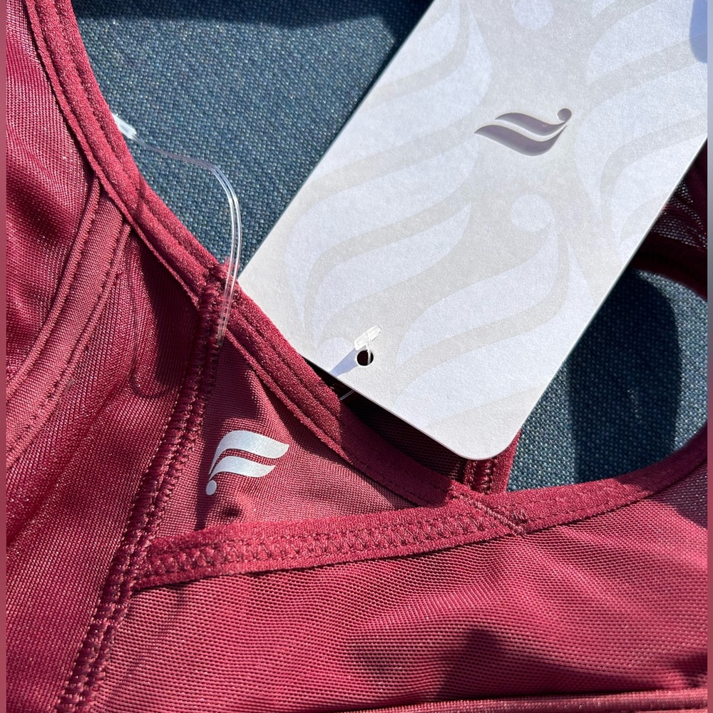 Fabletics Blade Zip Front High Impact Sport Bra - Picture 6 of 8